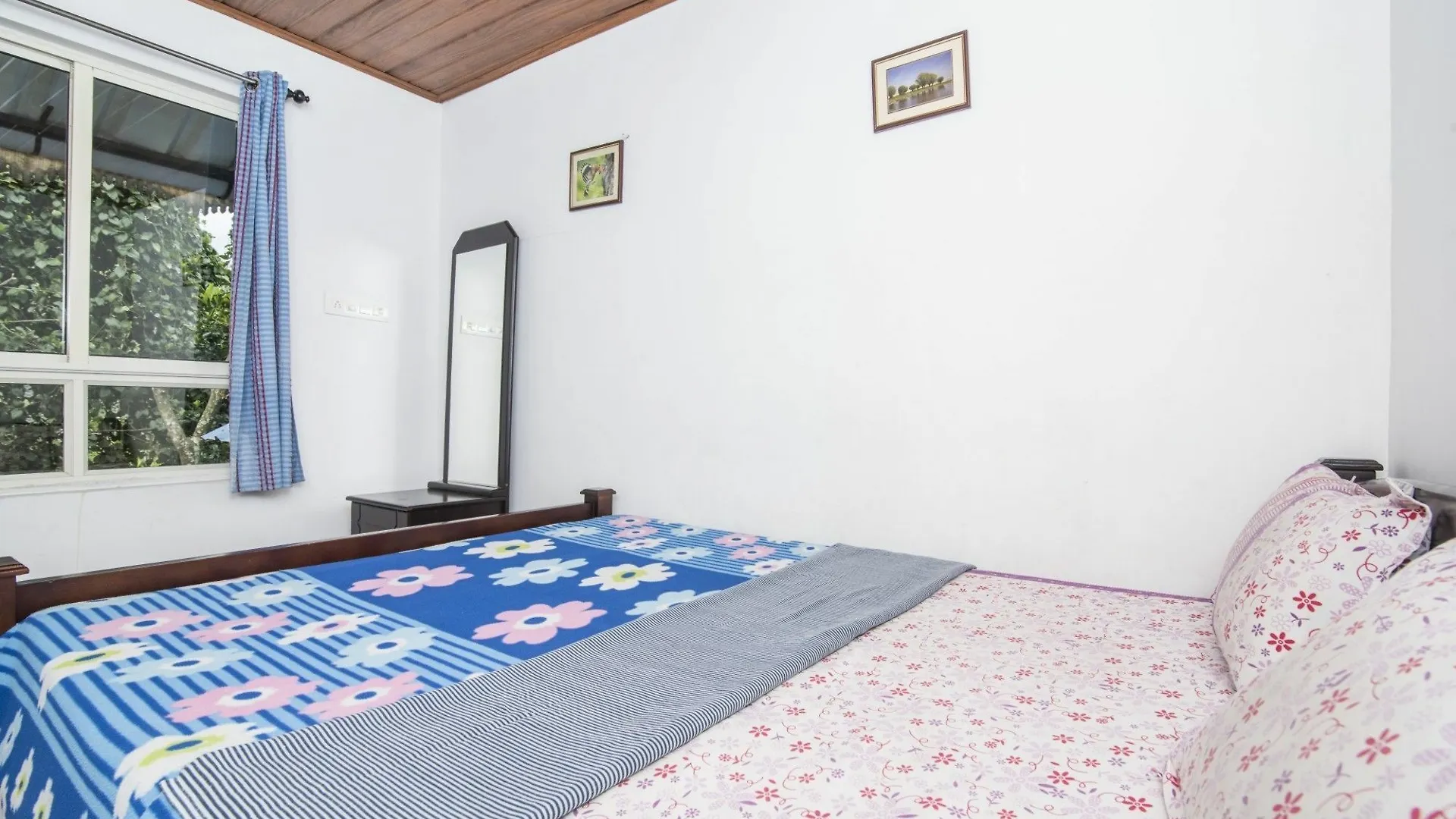 Guesthouser 2 Bedroom Cottage F7D0 Munnar