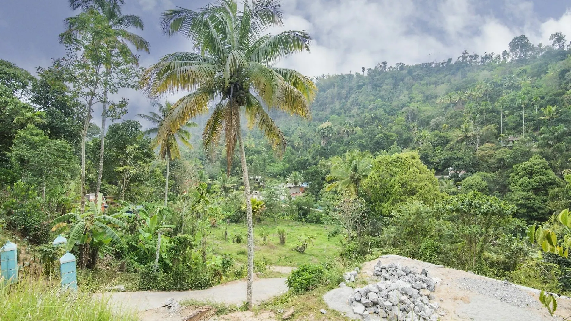 Hotel Guesthouser 2 Bedroom Cottage F7D0 Munnar